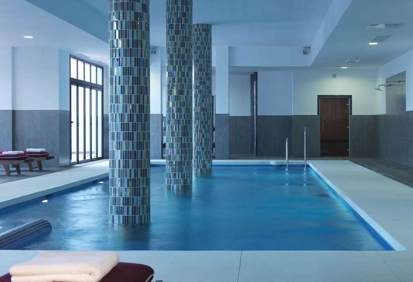 Macdonald La Ermita Resort