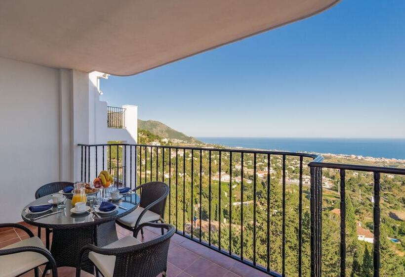 Macdonald La Ermita Resort