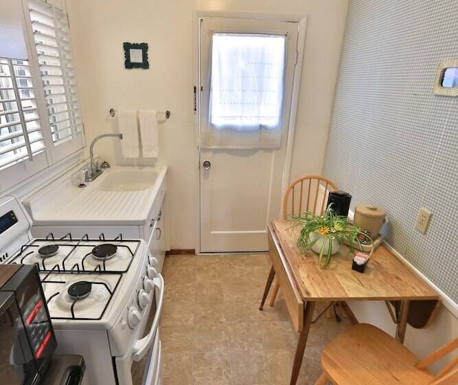 فندق على الطريق Pleasant Inn