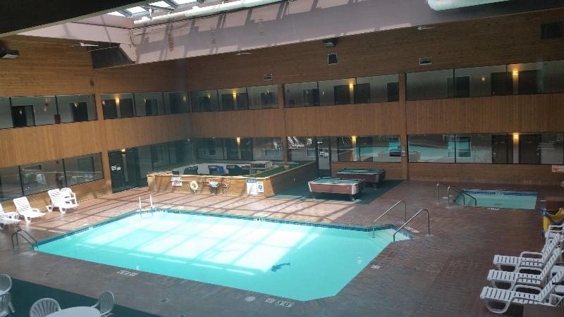 فندق على الطريق Woodfield Inn And Suites