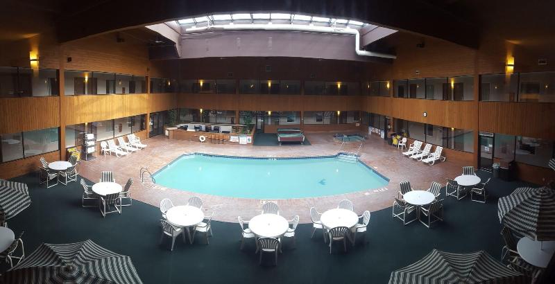 فندق على الطريق Woodfield Inn And Suites