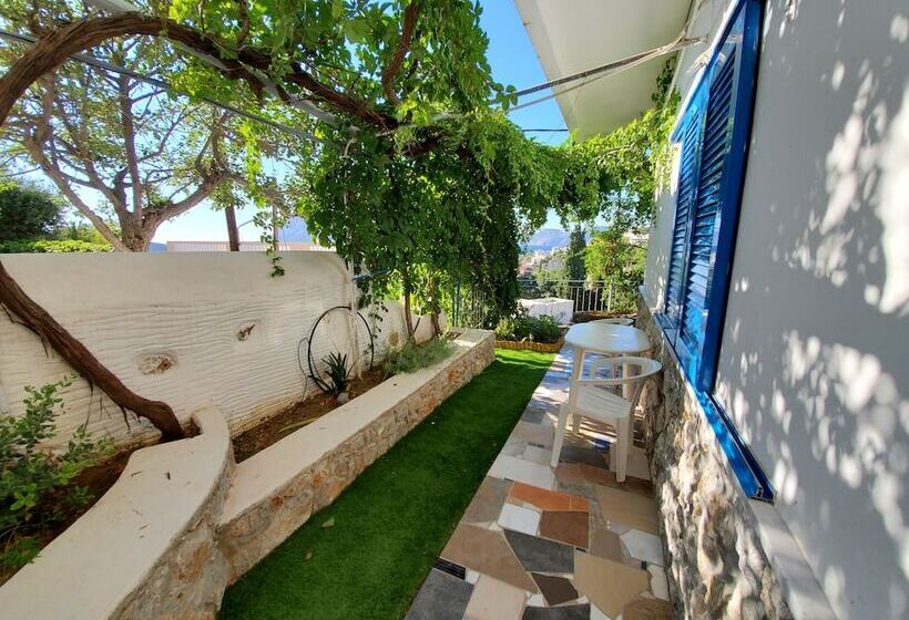 Panorama Studios & Apartments