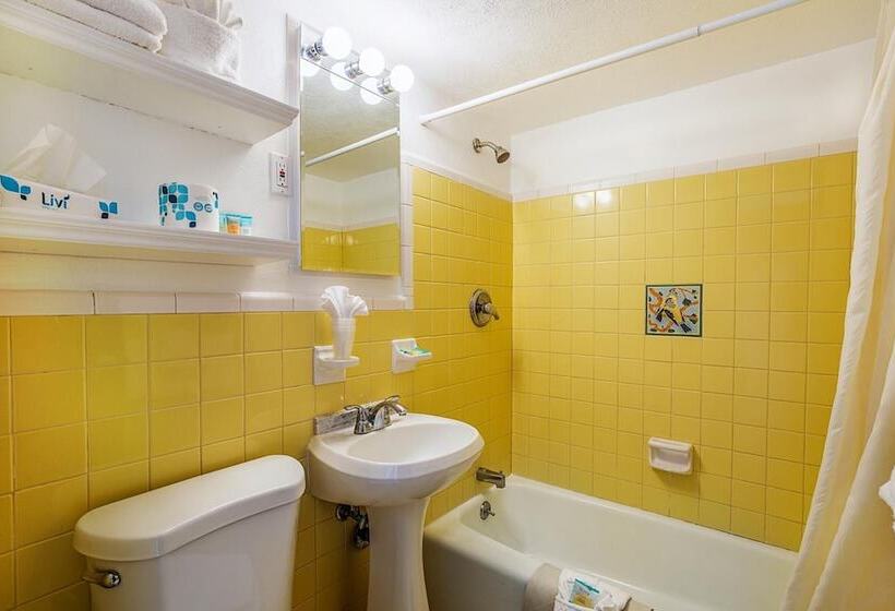 Paradise Oceanfront Resort