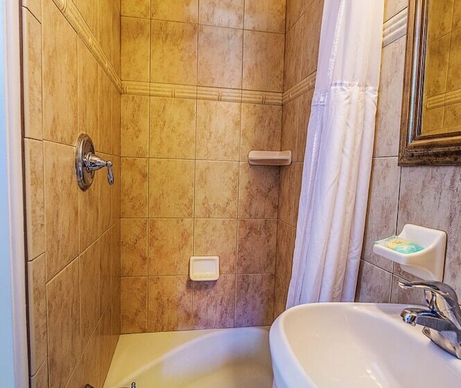 Paradise Oceanfront Resort