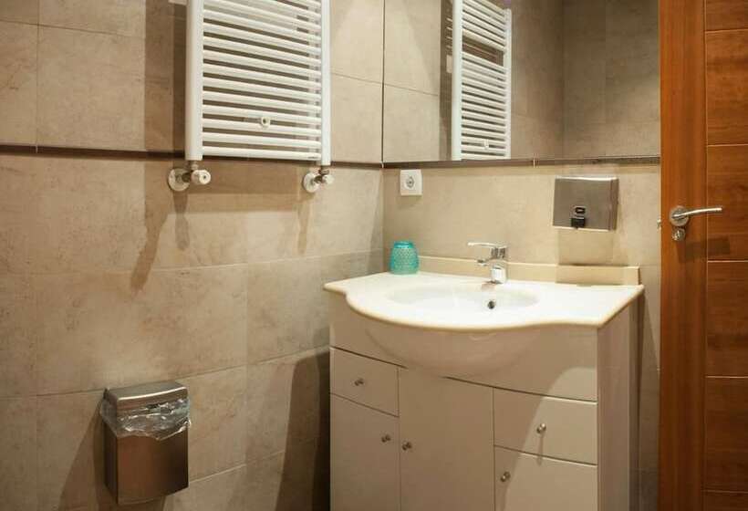 پانسیون Ch Hostal Victoria