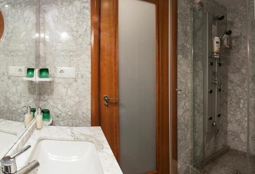 پانسیون Ch Hostal Victoria