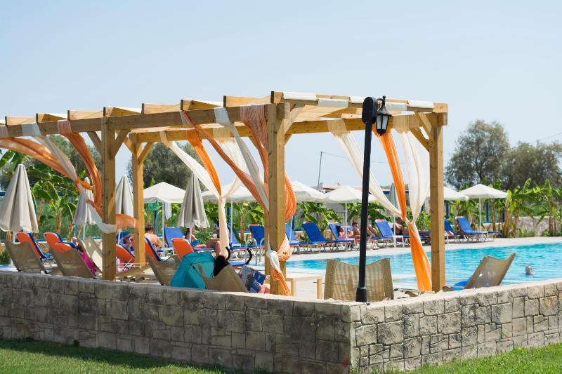 리조트 Bouradanis Village