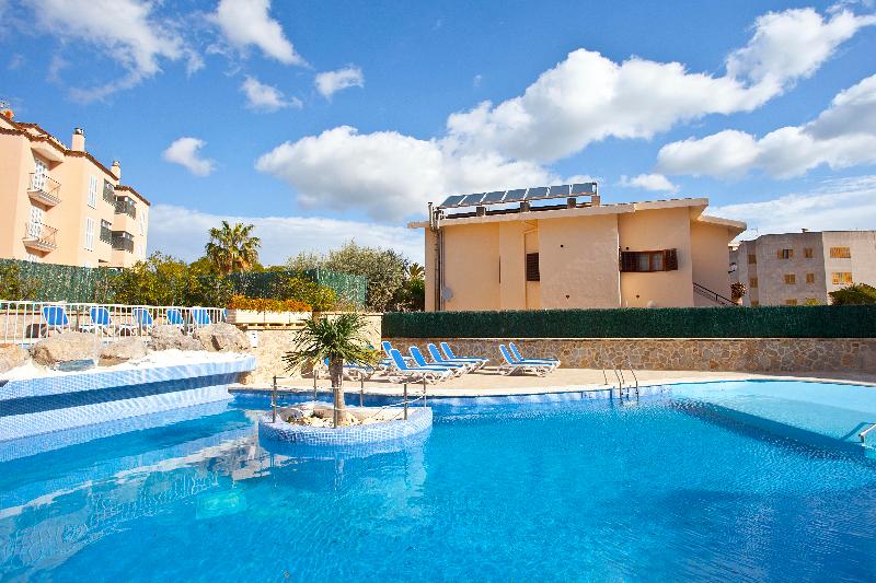 Sol y Mar Apartments