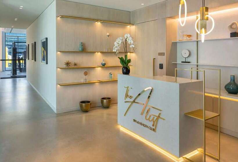 هتل The Wb Abu Dhabi, Curio Collection By Hilton