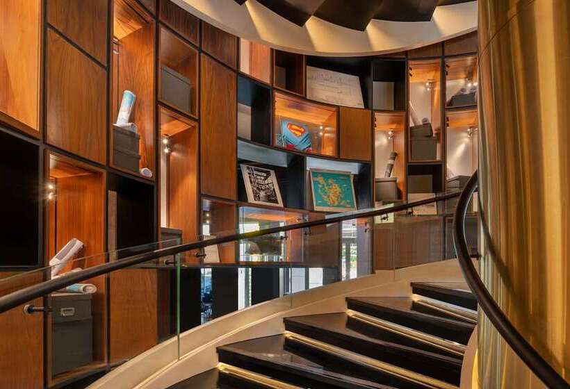 هتل The Wb Abu Dhabi, Curio Collection By Hilton