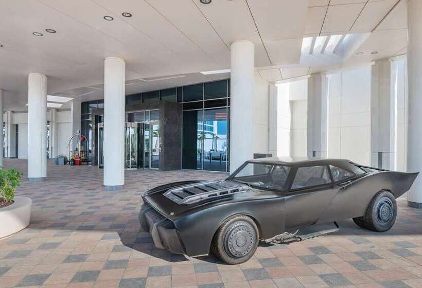 هتل The Wb Abu Dhabi, Curio Collection By Hilton