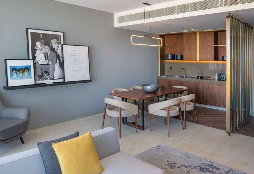 هتل The Wb Abu Dhabi, Curio Collection By Hilton