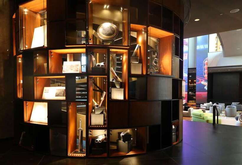 هتل The Wb Abu Dhabi, Curio Collection By Hilton