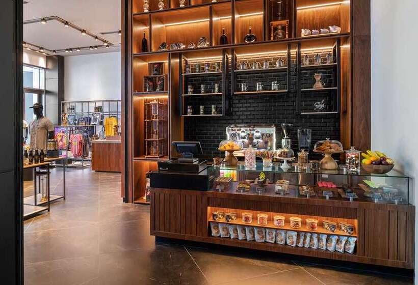 هتل The Wb Abu Dhabi, Curio Collection By Hilton