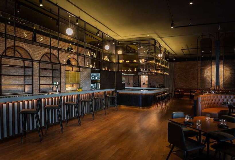 هتل The Wb Abu Dhabi, Curio Collection By Hilton