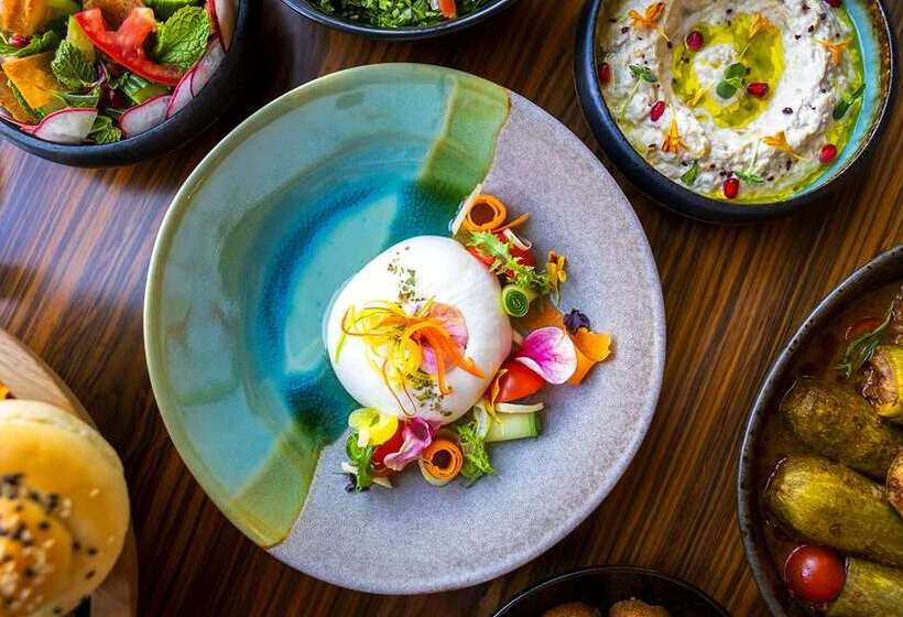 هتل The Wb Abu Dhabi, Curio Collection By Hilton