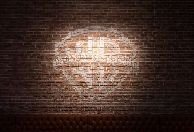 هتل The Wb Abu Dhabi, Curio Collection By Hilton