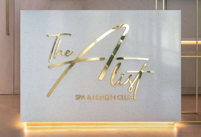 هتل The Wb Abu Dhabi, Curio Collection By Hilton