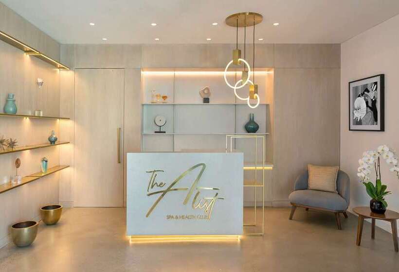 هتل The Wb Abu Dhabi, Curio Collection By Hilton