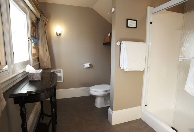 تختخواب و صبحانه Ash Street Inn