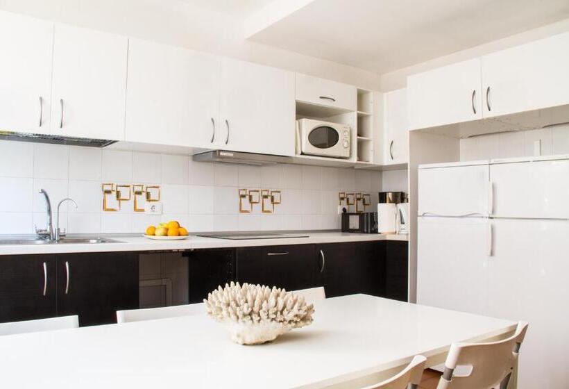 Casa Grande Surf Hostel