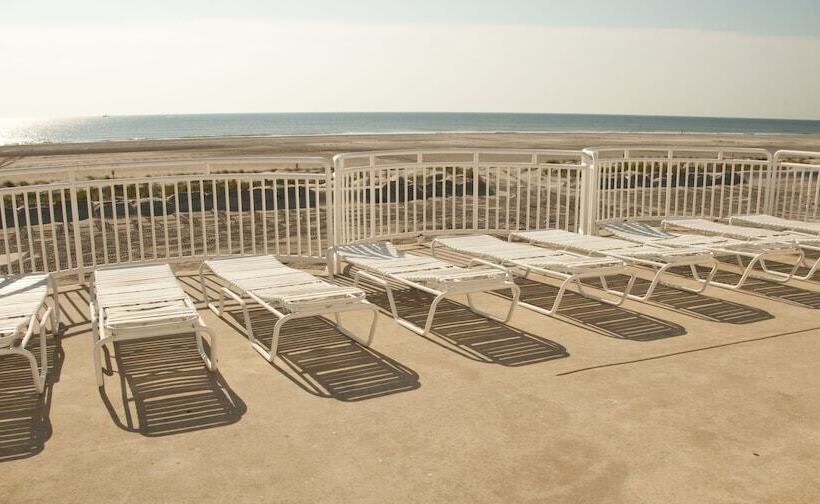 Coliseum Ocean Resort