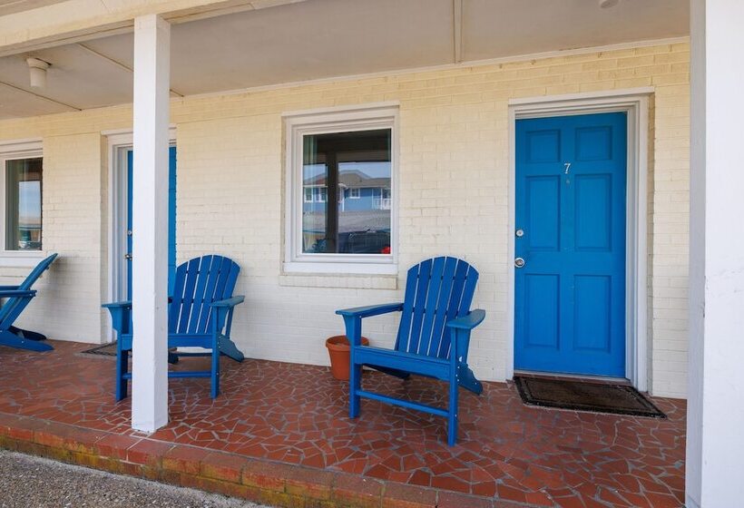 Dolphin Oceanfront Motel   Nags Head