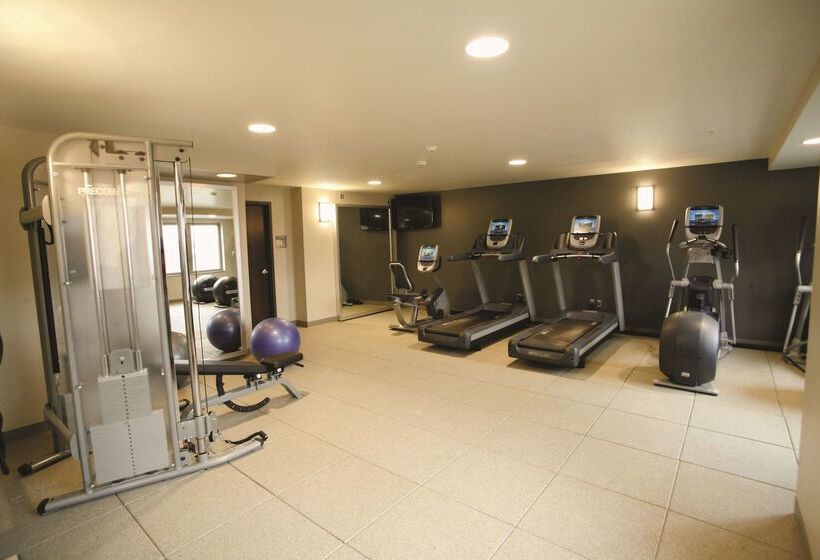 DoubleTree by Hilton Hotel Bemidji