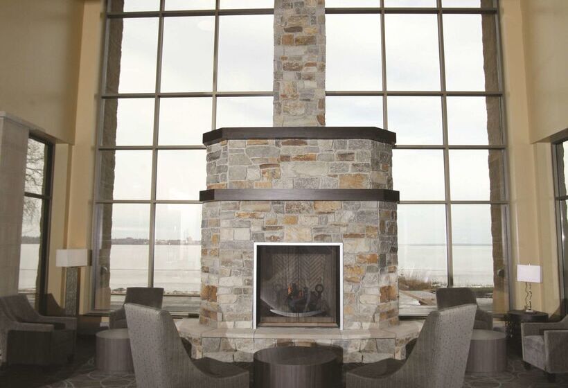 DoubleTree by Hilton Hotel Bemidji