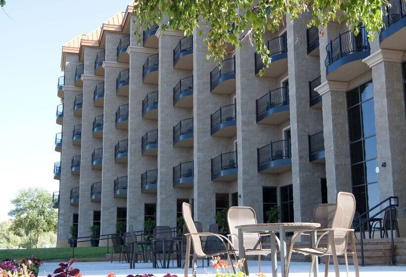 DoubleTree by Hilton Hotel Bemidji