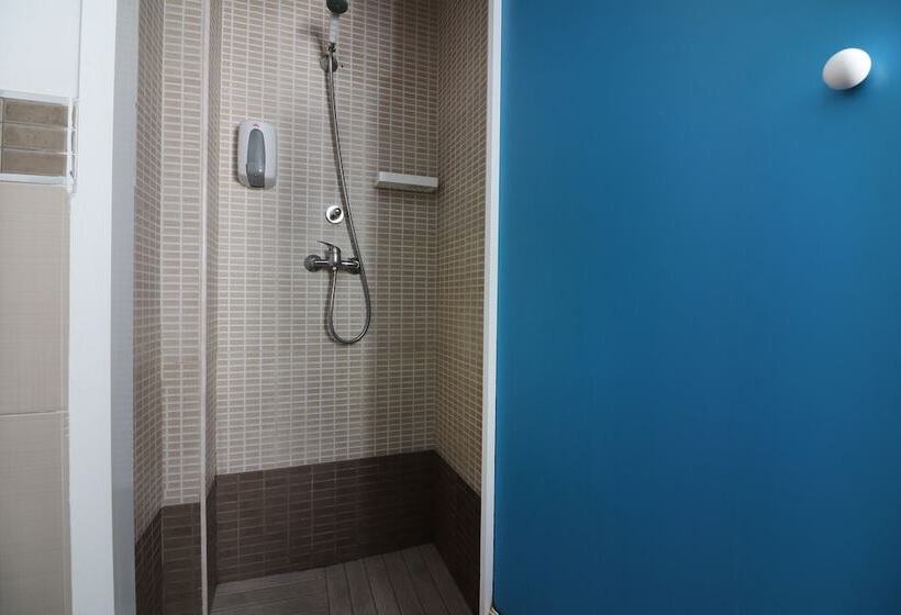 Feel Hostels City Center