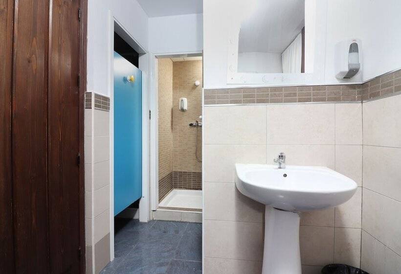 Feel Hostels City Center