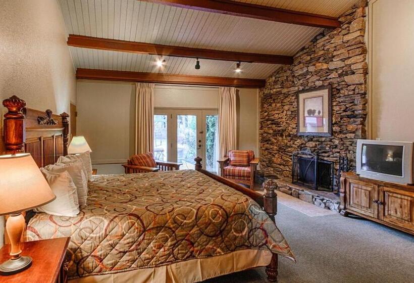 Fontana Village Resort & Marina