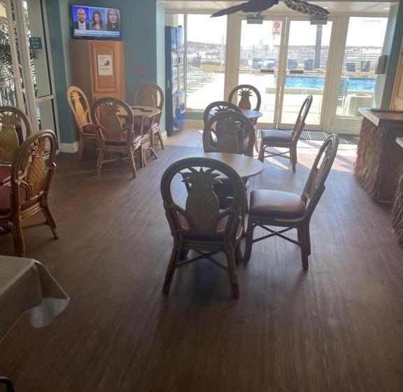 Getaways At Destin Holiday Beach Resort