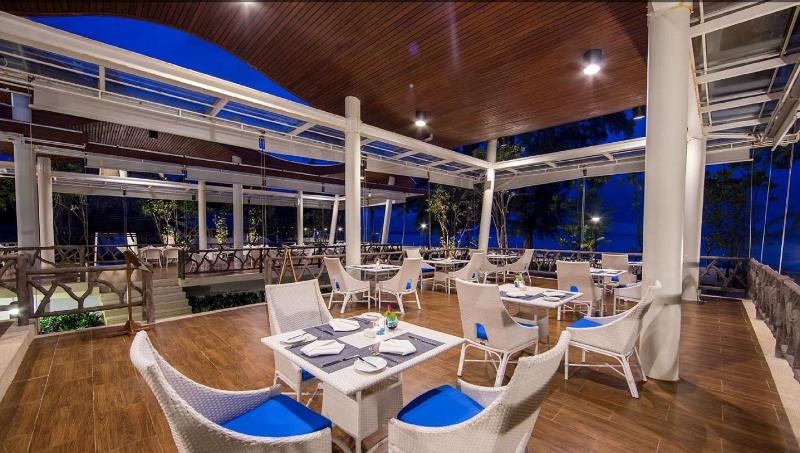 Graceland Khaolak Beachfront Resort