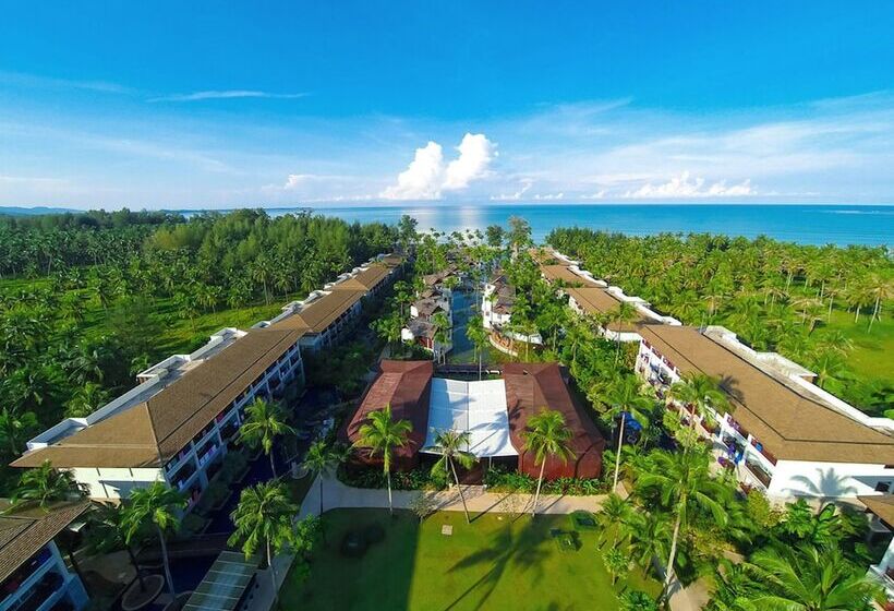 Graceland Khaolak Beachfront Resort