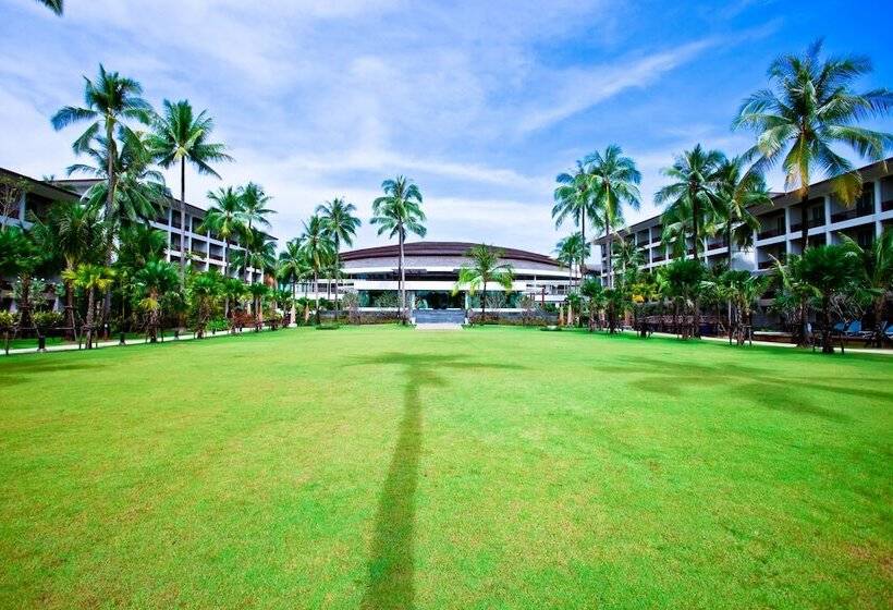 Graceland Khaolak Beachfront Resort