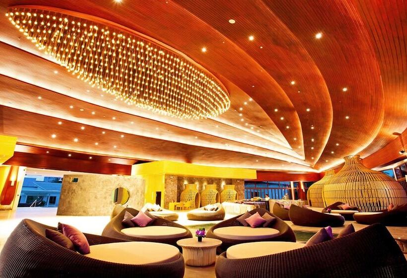 Graceland Khaolak Beachfront Resort