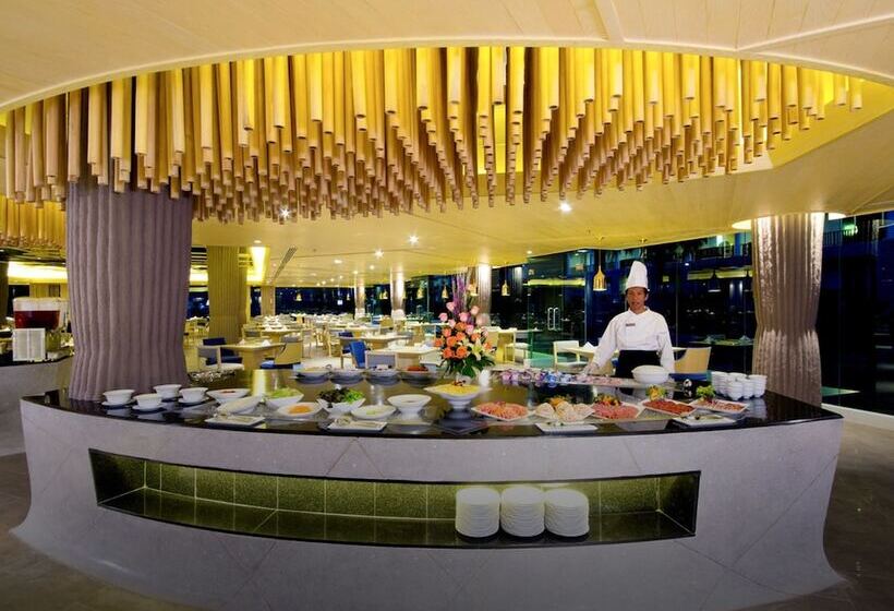 Graceland Khaolak Beachfront Resort