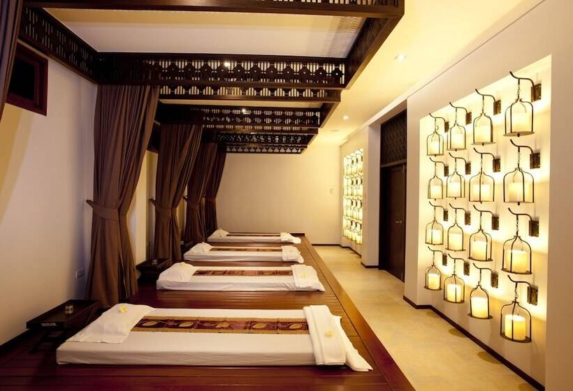 Graceland Khaolak Beachfront Resort