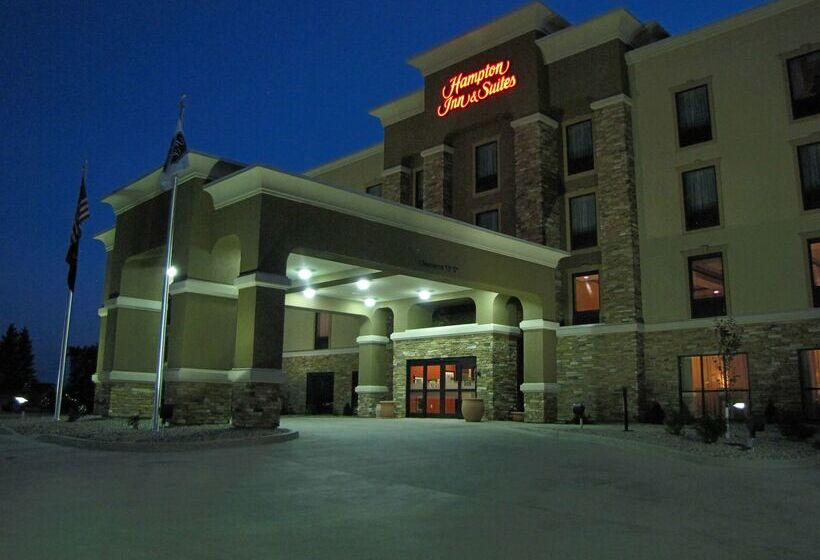Hampton Inn & Suites Jamestown, Nd