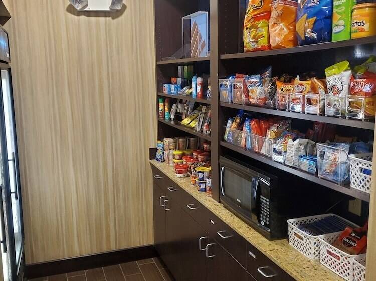 Hampton Inn & Suites Jamestown, Nd