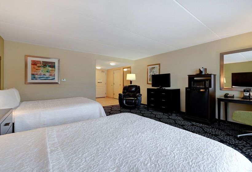 Hampton Inn & Suites Pensacola/gulf Breeze