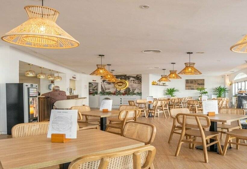 مسافرخانه Marissal by Dorobe Hotels