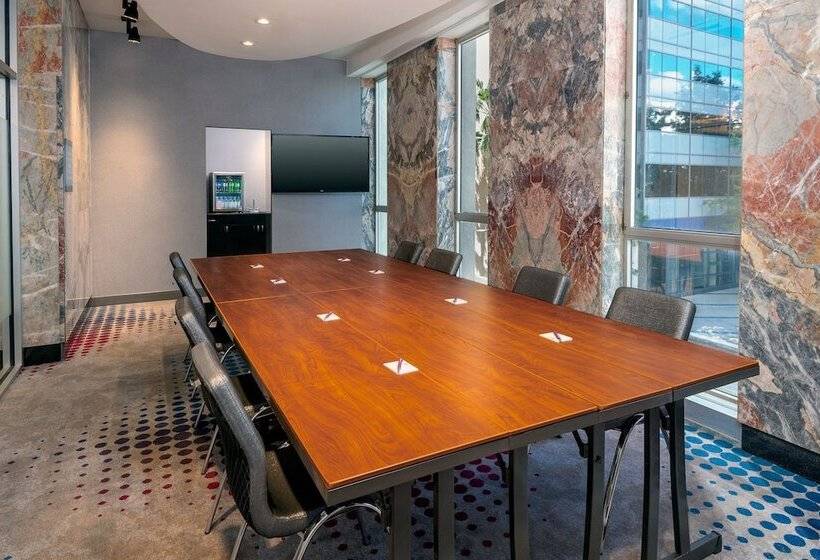 Отель Aloft Orlando Downtown