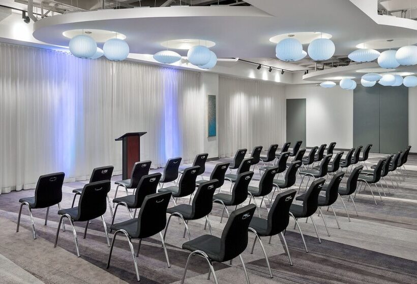 Отель Aloft Orlando Downtown