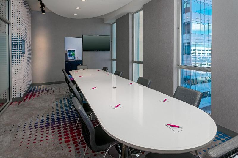 Отель Aloft Orlando Downtown