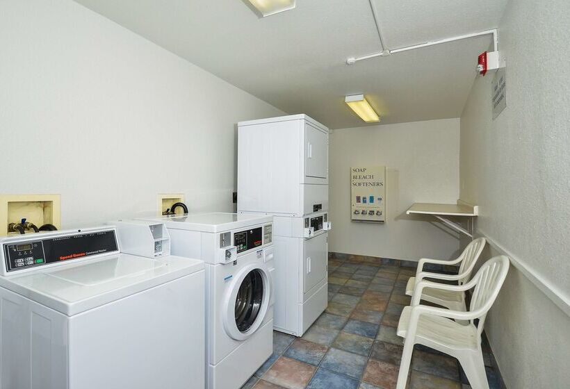 فندق Americas Best Value Inn Lincoln Airport