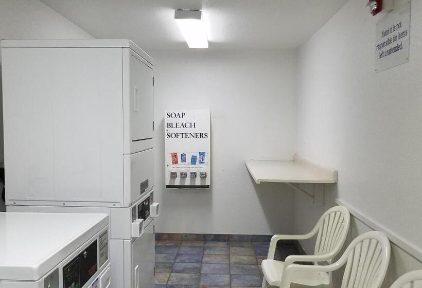 فندق Americas Best Value Inn Lincoln Airport