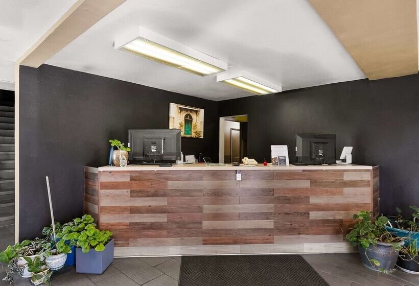 فندق Americas Best Value Inn Lincoln Airport